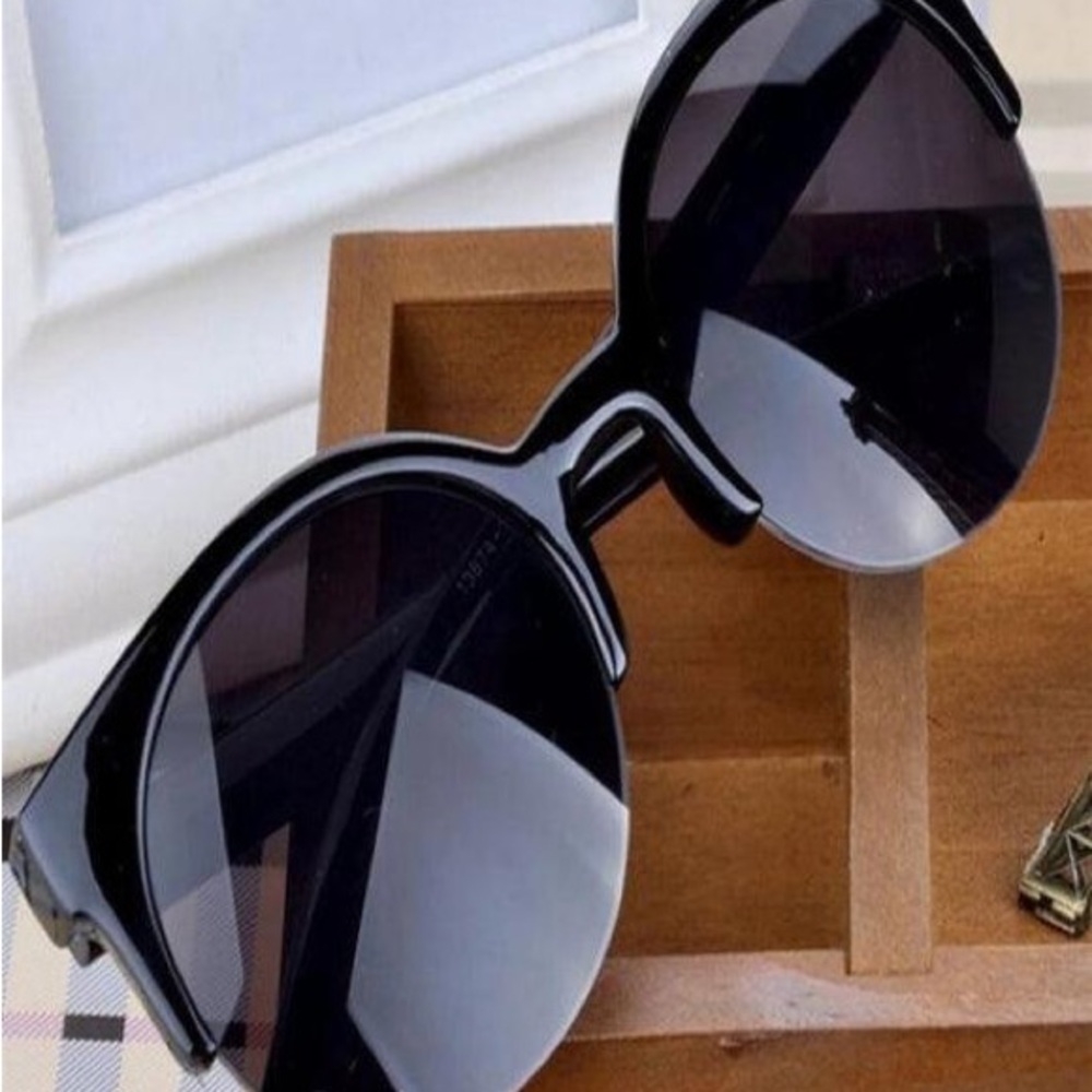 Retro Black Sunglasses